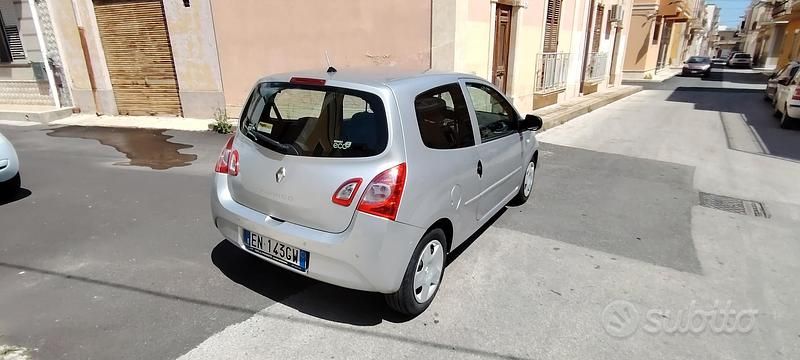 Usata Renault Twingo 75 CV (55 kW) 2012 Grigio Utilitaria