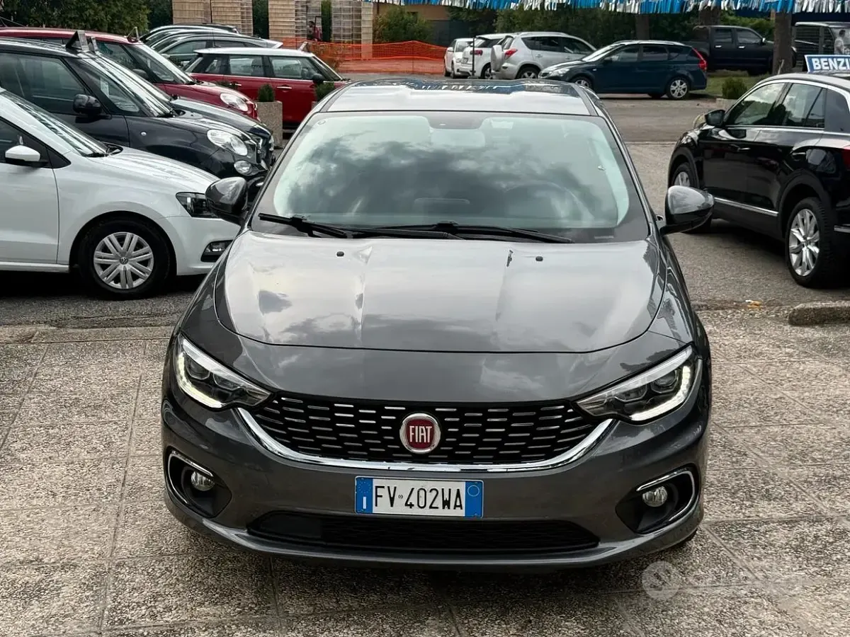 Usata Fiat Tipo Lounge 120 CV (88 kW) 2019 Grigio Berlina