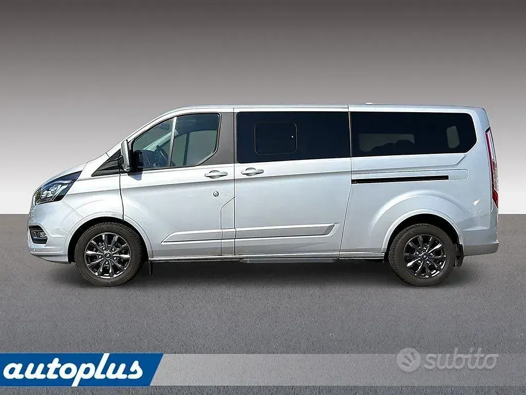 Usata Ford Tourneo Custom Titanium 170 CV (125 kW) 2022 Grigio Furgone