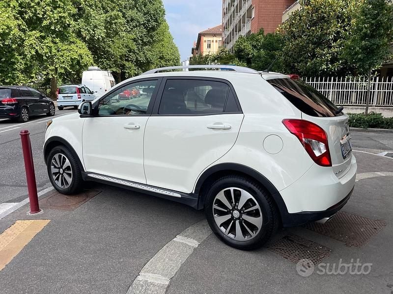 Usata Ssangyong (KGM) Korando 150 CV (110 kW) 2015 Bianco SUV
