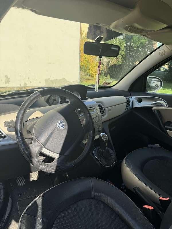 Usata Lancia Ypsilon Platinum 75 CV (55 kW) 2010 Utilitaria