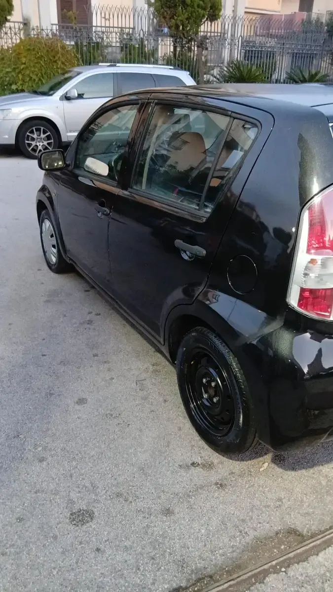 Usata Daihatsu Sirion HIRO 69 CV (50 kW) 2008 Nero Utilitaria