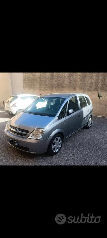 Usata Opel Meriva 101 CV (74 kW) 2004 Grigio Monovolume