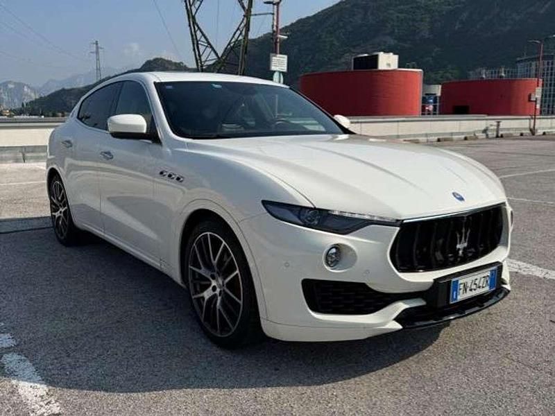 Usata Maserati Levante 275 CV (202 kW) 2018 Bianco SUV