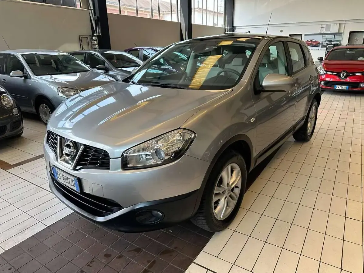 Usata Nissan Qashqai Tekna 117 CV (86 kW) 2011 Grigio SUV