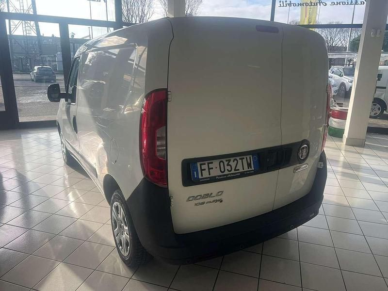 Usata Fiat Doblò 105 CV (77 kW) 2016 Bianco Monovolume