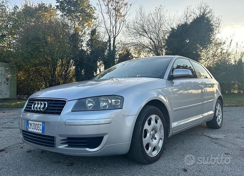 Usata Audi A3 Attraction 101 CV (74 kW) 2005 Grigio Utilitaria
