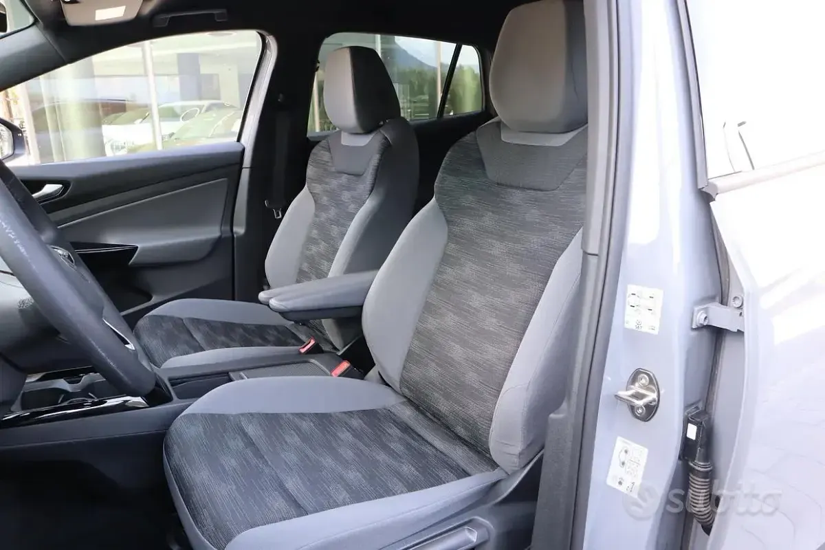Usata VW ID.4 Pro Performance 69 kW (95 CV) 2023 Grigio SUV