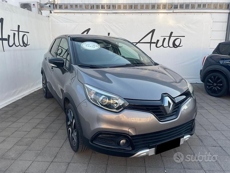 Usata Renault Captur Intens 90 CV (66 kW) 2017 Grigio SUV