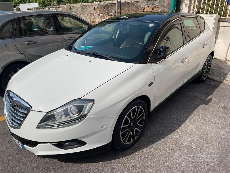Usata Lancia Delta 105 CV (77 kW) 2013 Bianco Utilitaria