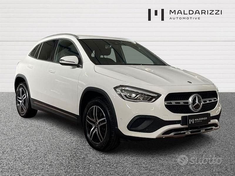 Usata Mercedes GLA200 150 CV (110 kW) 2022 Bianco SUV