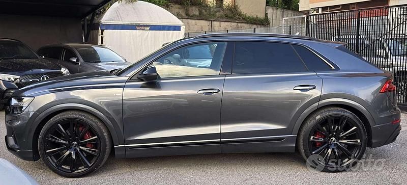 Usata Audi Q8 S-Line 339 CV (249 kW) 2023 Grigio SUV