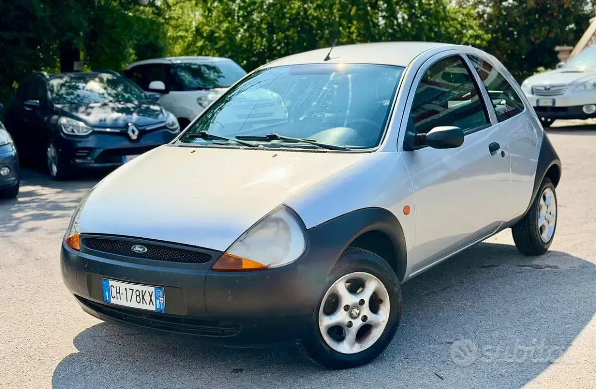 Usata Ford Ka 69 CV (50 kW) 2004 Grigio Utilitaria