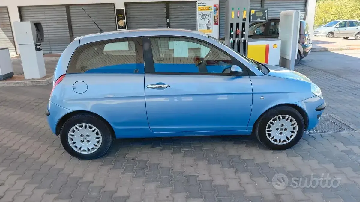 Usata Lancia Ypsilon 60 CV (44 kW) 2005 Blu Utilitaria