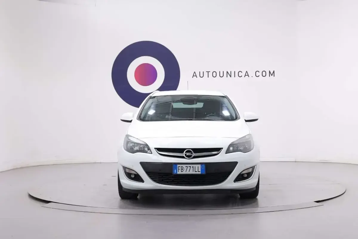 Usata Opel Astra 140 CV (102 kW) 2015 Grigio Station wagon
