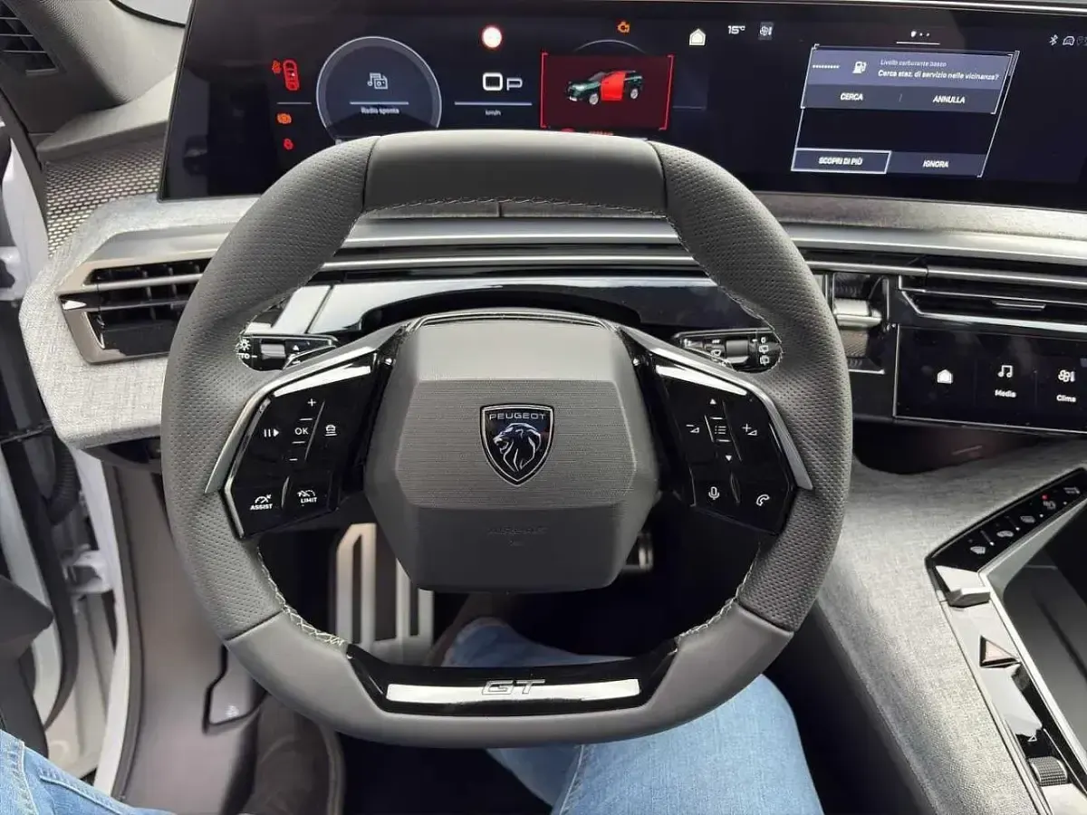 Nuova Peugeot 5008 GT 196 CV (144 kW) 2025 Nero SUV