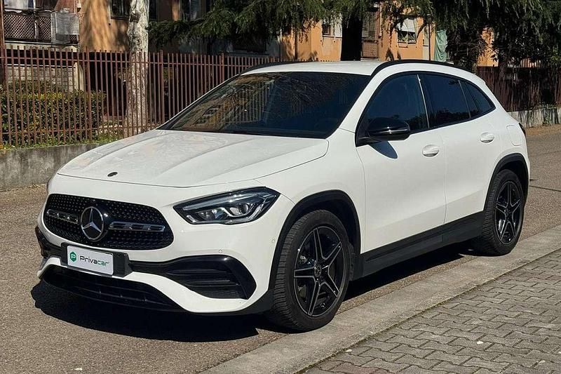 Usata Mercedes GLA180 Premium 116 CV (85 kW) 2023 Bianco SUV