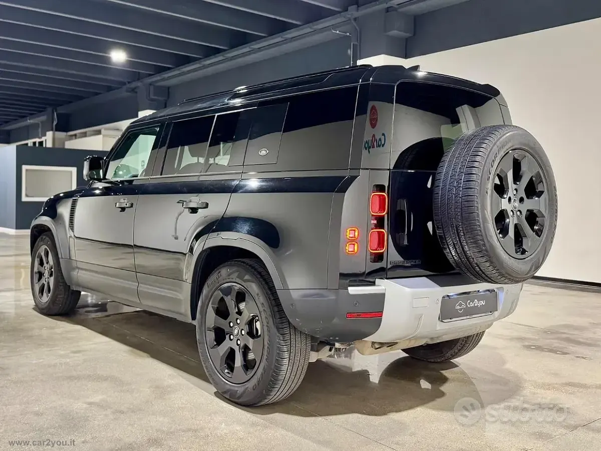 Usata Land Rover Defender SE Dynamic 200 CV (147 kW) 2022 Nero SUV