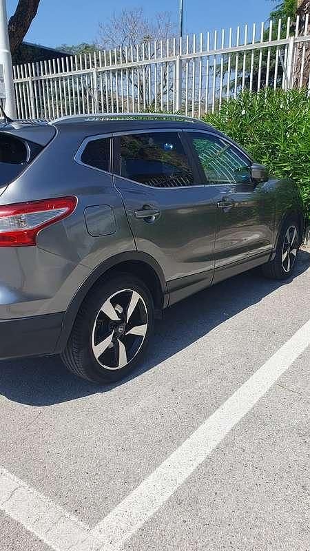 Usata Nissan Qashqai N-Connecta 110 CV (80 kW) 2017 Grigio SUV