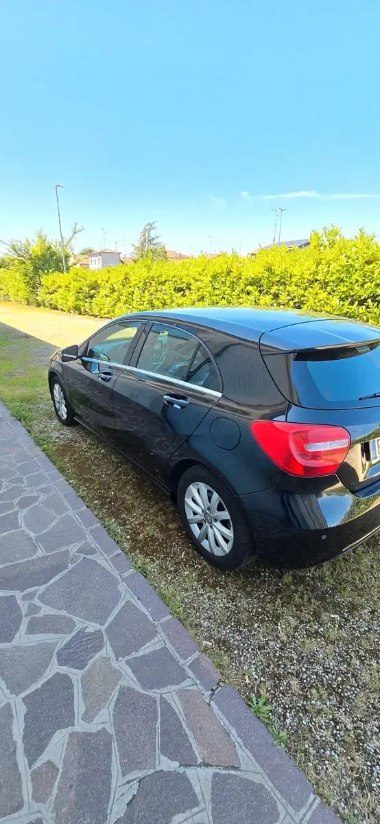 Usata Mercedes A180 Executive 109 CV (80 kW) 2014 Nero Utilitaria