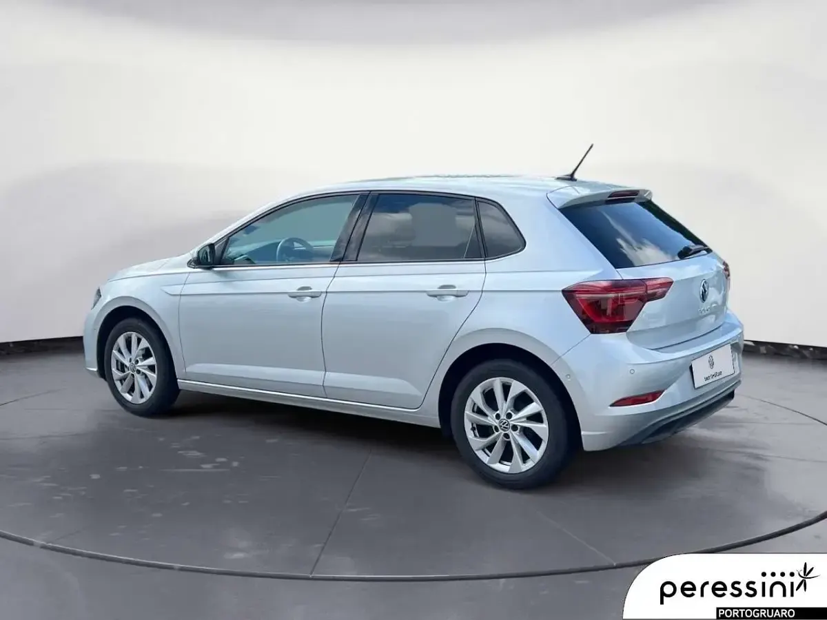 Usata VW Polo Style 95 CV (69 kW) 2023 Argento Utilitaria