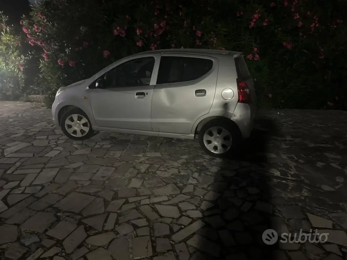 Usata Suzuki Alto 68 CV (50 kW) 2011 Grigio Utilitaria