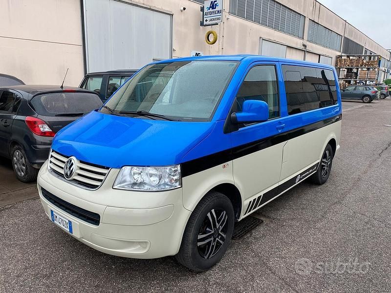 Usata VW Caravelle 2008 Blu Monovolume