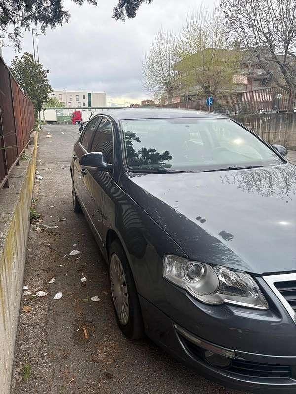 Usata VW Passat Comfortline 150 CV (110 kW) 2010 Grigio Berlina