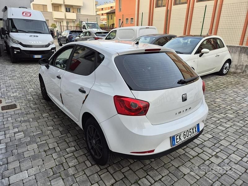 Usata Seat Ibiza ST 75 CV (55 kW) 2012 Bianco Station wagon