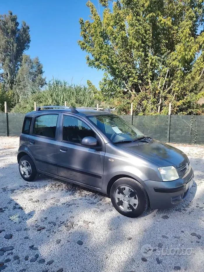 Usata Fiat Panda Emotion 69 CV (50 kW) 2011 Grigio Utilitaria