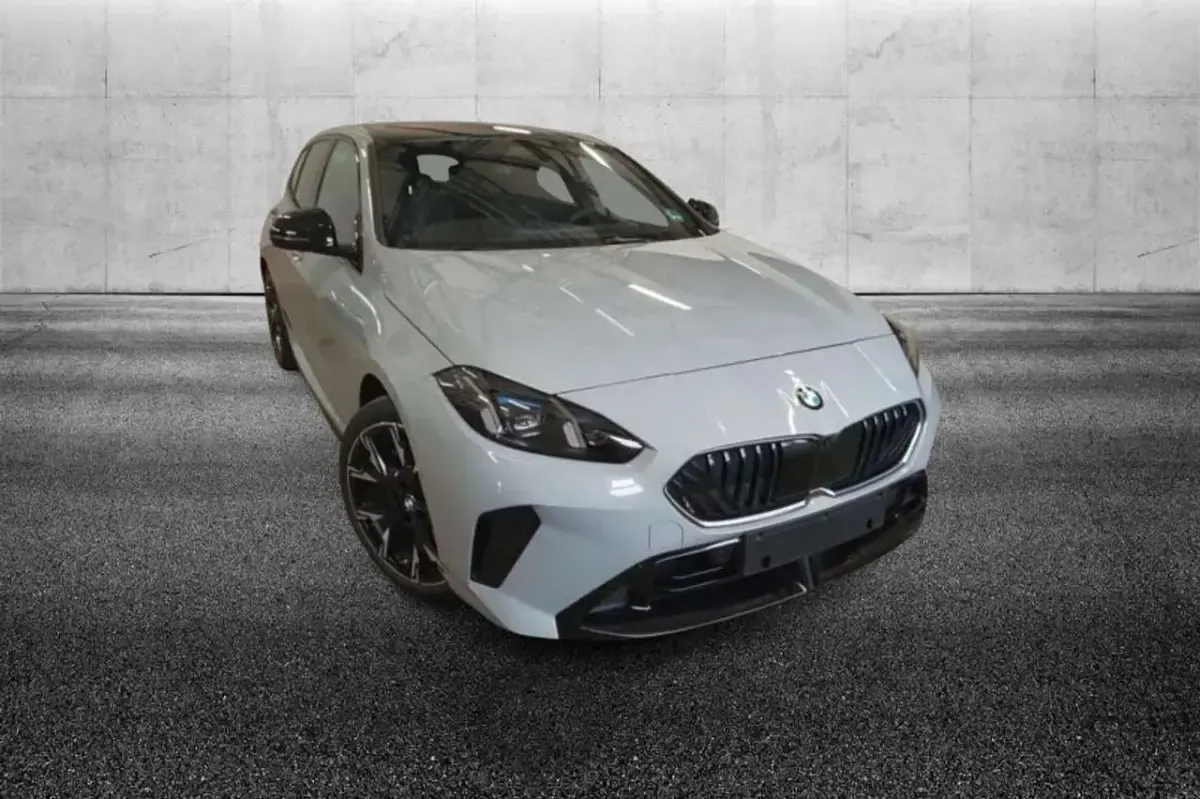 Usata BMW 123 M Sport 204 CV (150 kW) 2025 Grigio Utilitaria