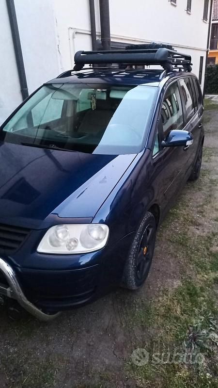 Usata VW Touran 2005 Blu Monovolume