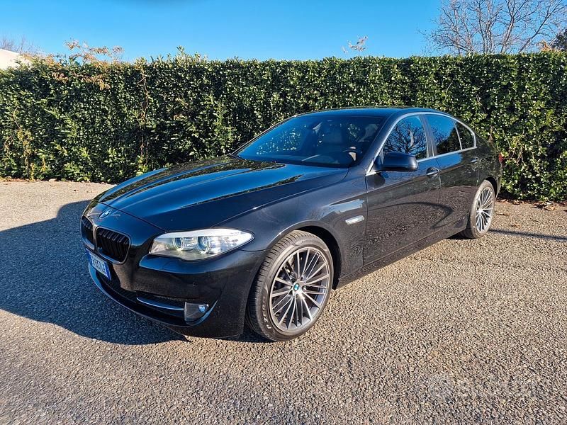 Usata BMW 530 258 CV (189 kW) 2013 Nero Berlina