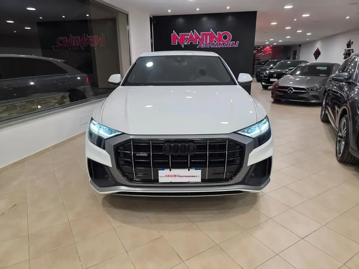 Usata Audi Q8 Sport 286 CV (210 kW) 2020 Bianco SUV