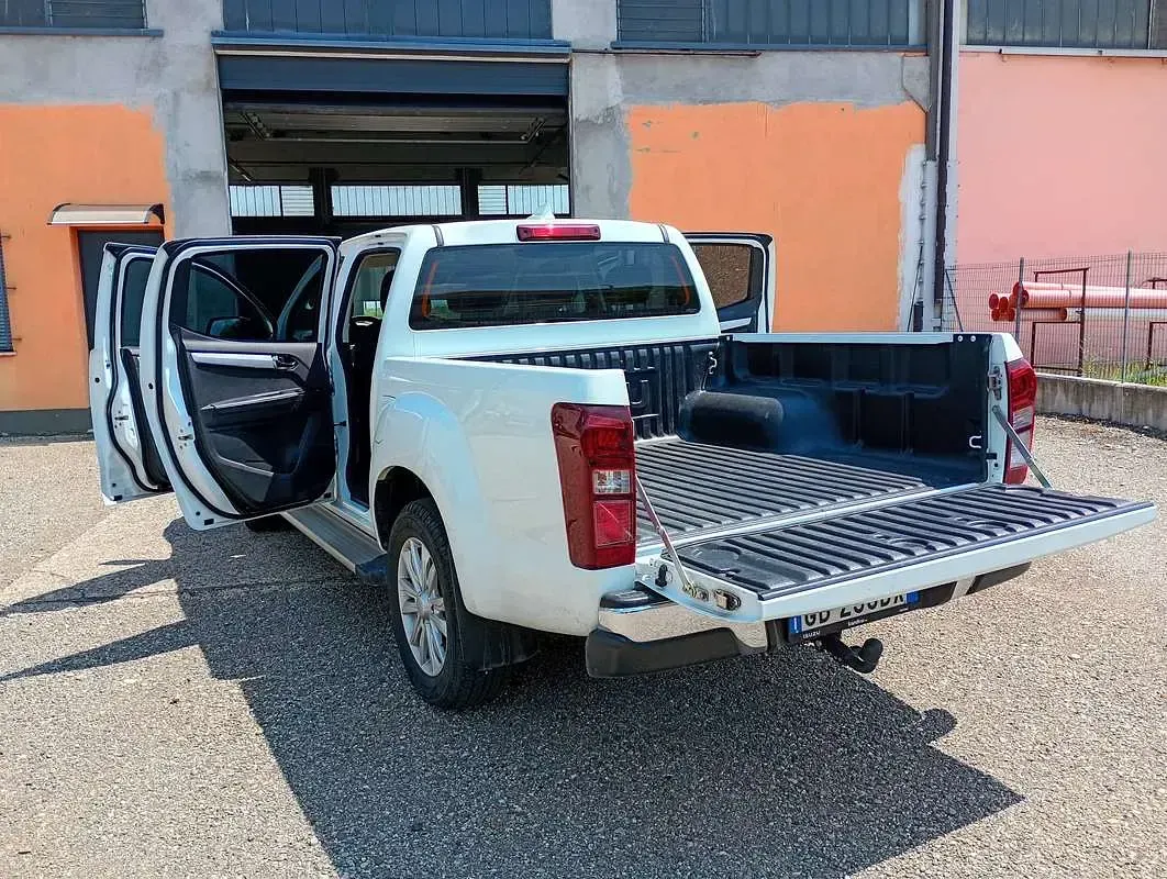 Usata Isuzu D-Max 163 CV (119 kW) 2020 Bianco SUV