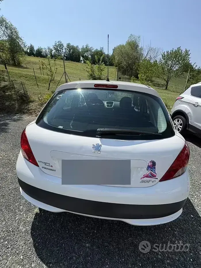 Usata Peugeot 207 73 CV (53 kW) 2013 Bianco Berlina