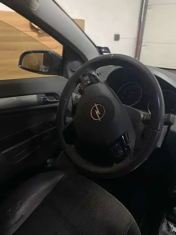 Usata Opel Astra Cosmo 101 CV (74 kW) 2008 Grigio Berlina