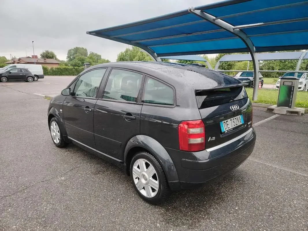 Usata Audi A2 Ambiente 75 CV (55 kW) 2003 Nero Utilitaria