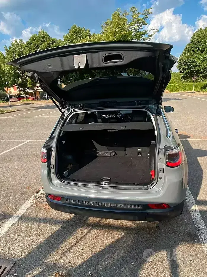 Usata Jeep Compass 140 CV (102 kW) 2019 Grigio SUV