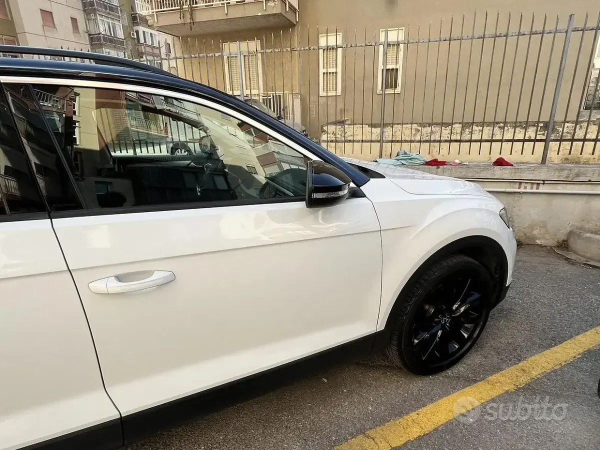 Usata VW T-Roc Sportline 110 CV (80 kW) 2023 Bianco SUV