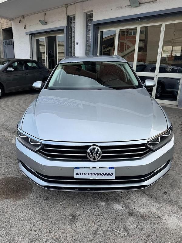 Usata VW Passat Highline 150 CV (110 kW) 2017 Grigio Station wagon