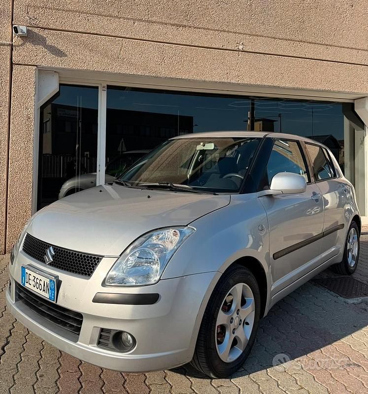 Usata Suzuki Swift 92 CV (67 kW) 2007 Grigio Utilitaria
