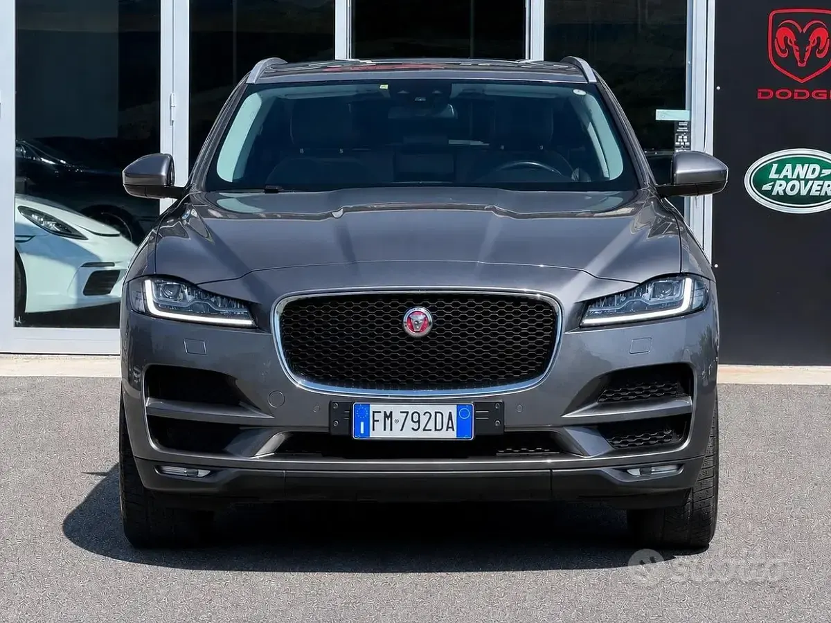 Usata Jaguar F-Pace 180 CV (132 kW) 2018 Grigio SUV