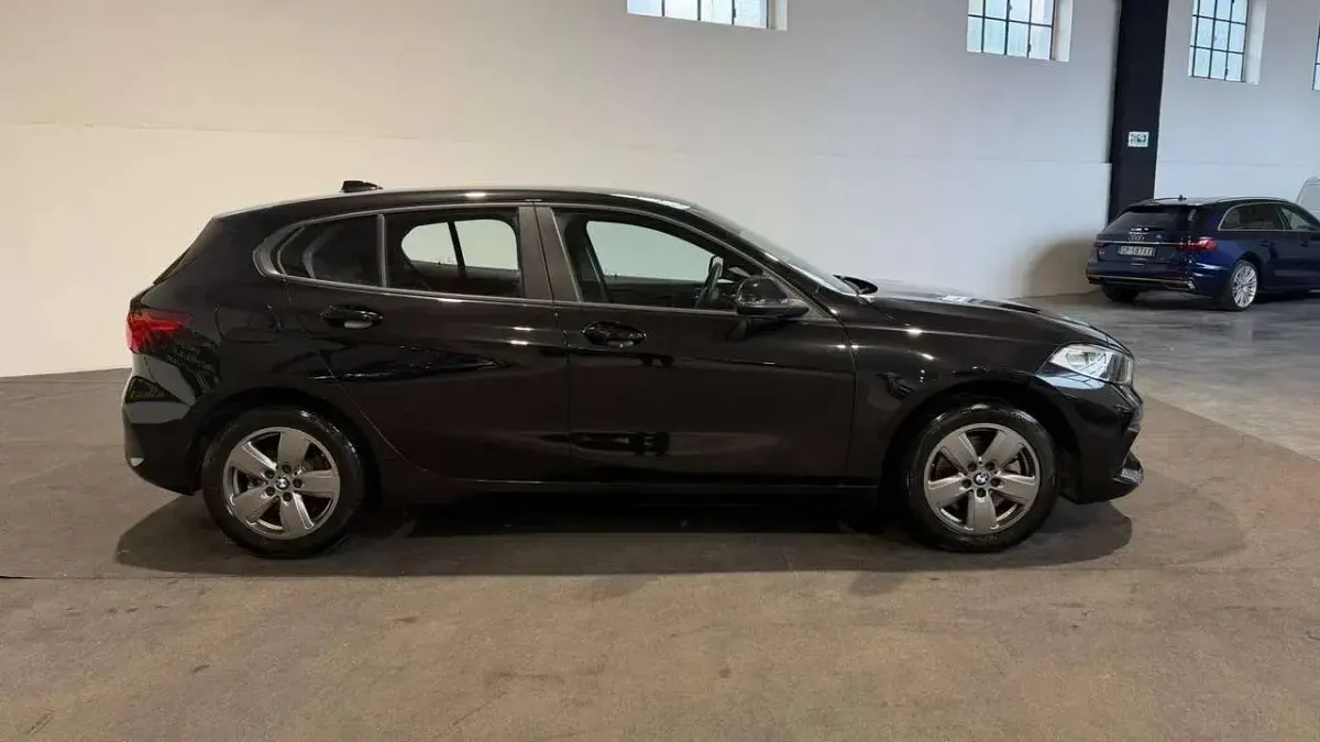 Usado BMW 118 Advantage 140 CV (102 kW) 2023 Negro Utilitario