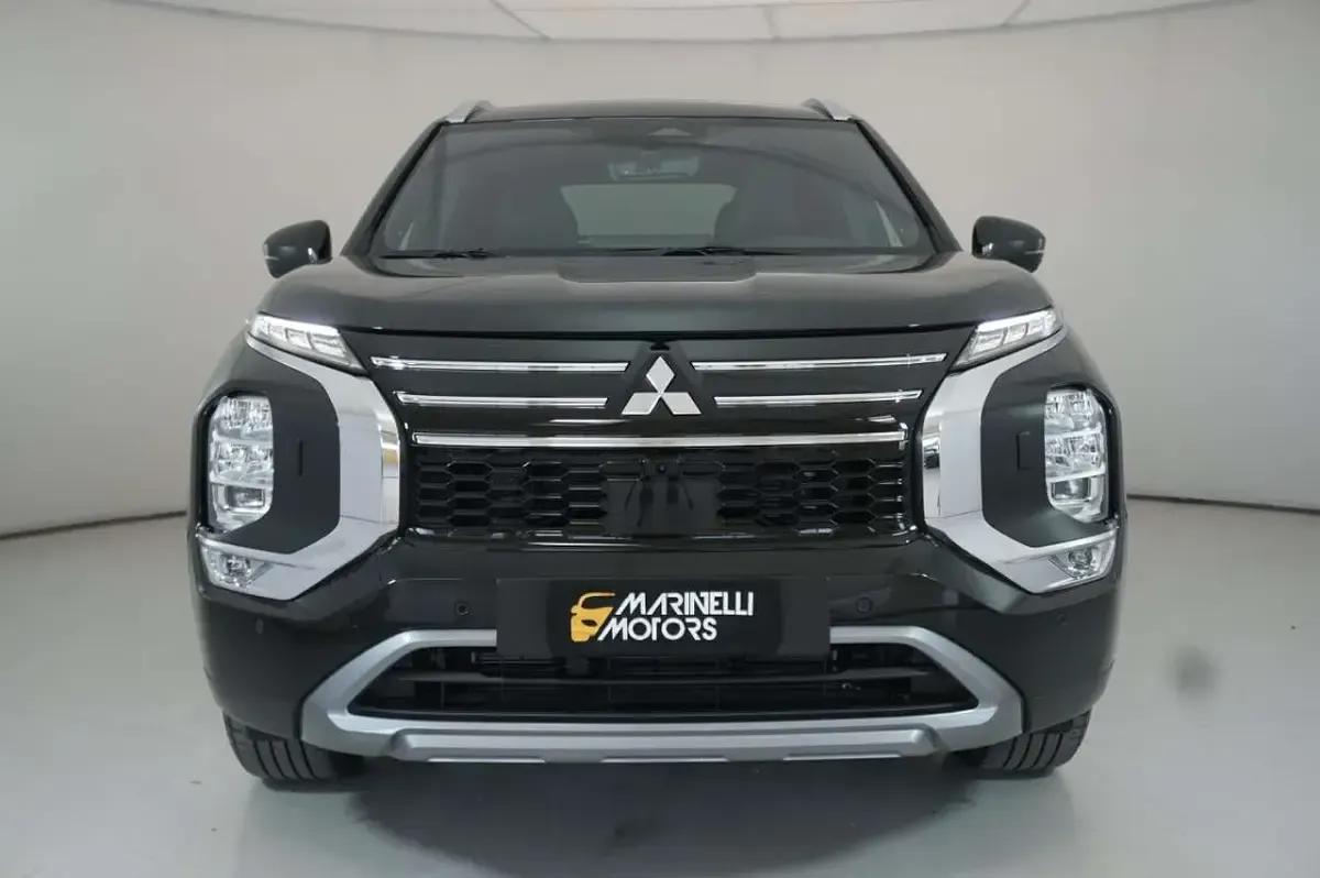 Nuova Mitsubishi Outlander P-HEV Intense 136 CV (100 kW) 2026 Black diamond SUV