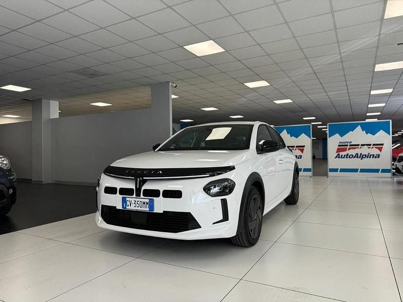 Usata Lancia Ypsilon 99 CV (72 kW) 2024 Bianco Utilitaria