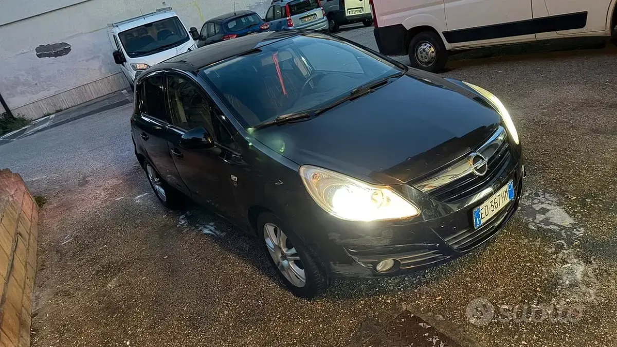 Używany Opel Corsa 75 KM (55 kW) 2011 Hatchback