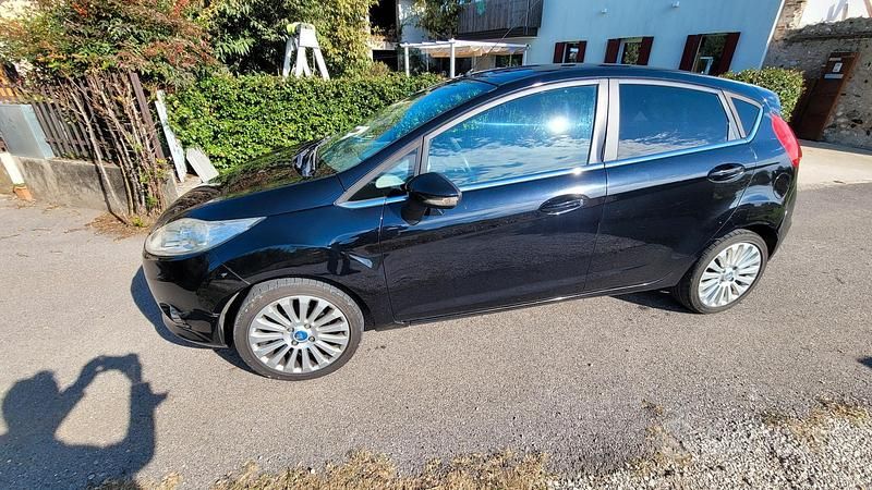 Usata Ford Fiesta Titanium 95 CV (69 kW) 2010 Nero Berlina