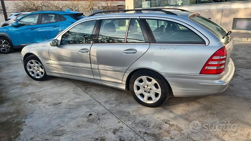 Gebraucht Mercedes C220 150 PS (110 kW) 2005 Grau Kombi