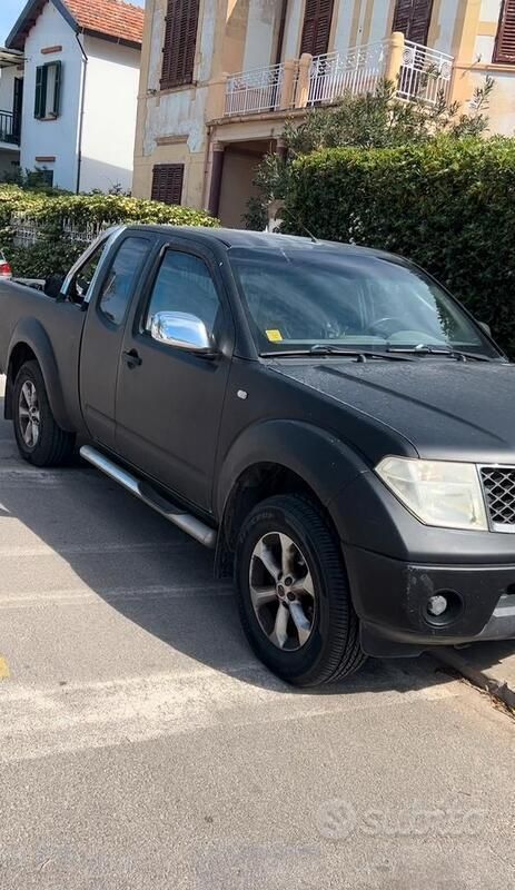 Usata 2006 Nissan Navara Pick-up | 13.000 € (Cara) - Immagine 1/4